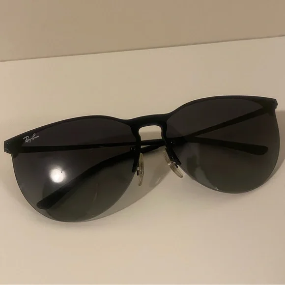 Ray-Ban Dark Frame Sunglasses - Picture 3 of 16